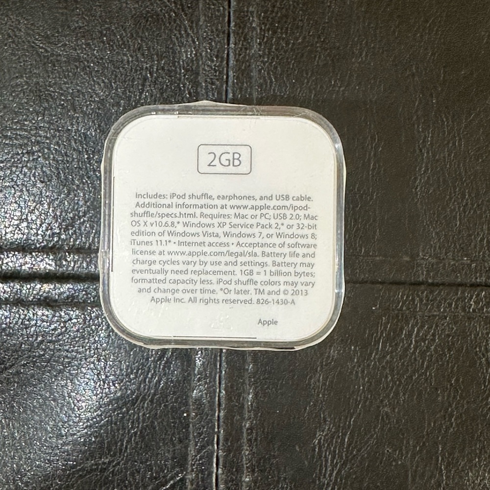 Ipod Shuffle - Picture 3 of 3
